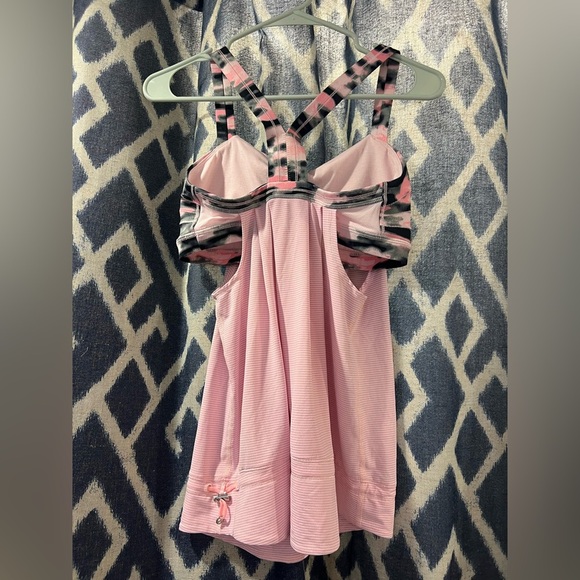 Lululemon Rest Less Pink Camo Tank Size 6 *stained* - Picture 8 of 8